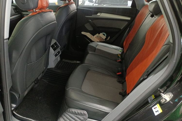 Used Audi Q5L 2018 40 TFSI Prestige Fashion Edition China VI Left Rear Seat