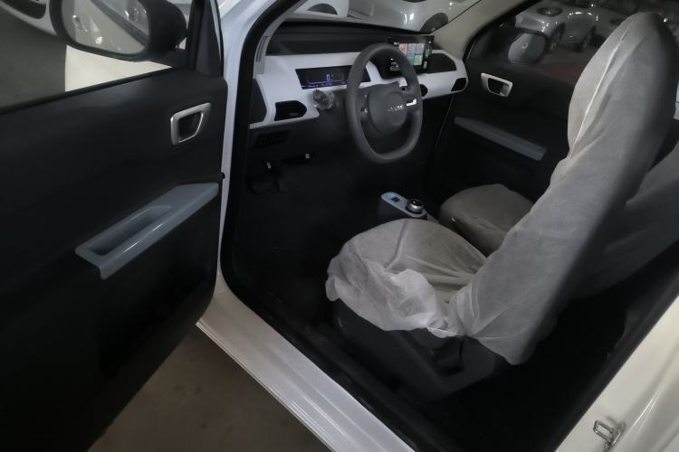 Used Geely Galaxy Panda 2024 Panda Mini 200km Endurance Bear Driver Seat