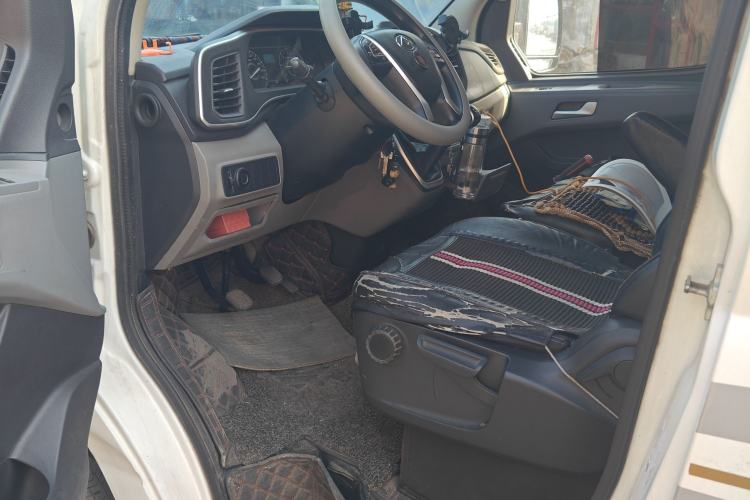 Used SAIC MAXUS Xintu V80 2021 2.0T PLUS Manual Aoyuntong Short Wheelbase Mid-Roof 5/6-Seater
