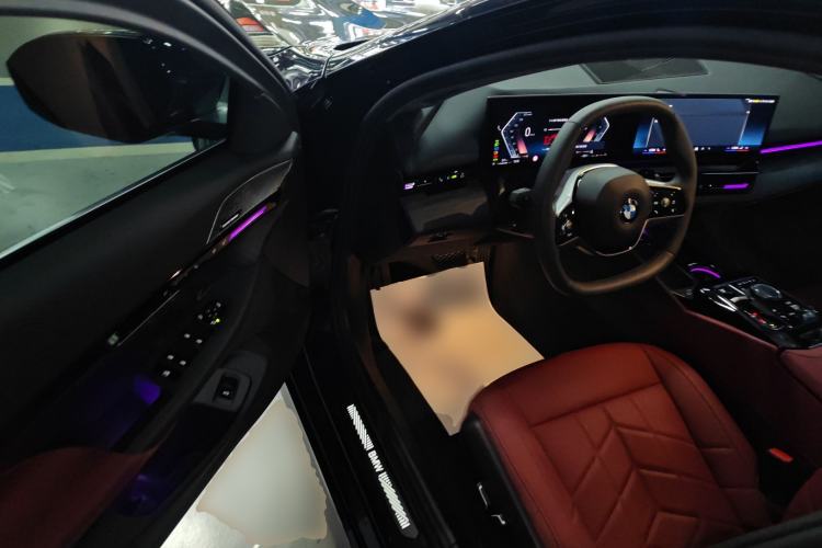 Used BMW 5 Series 2024 525Li Luxury Package Driver Seat