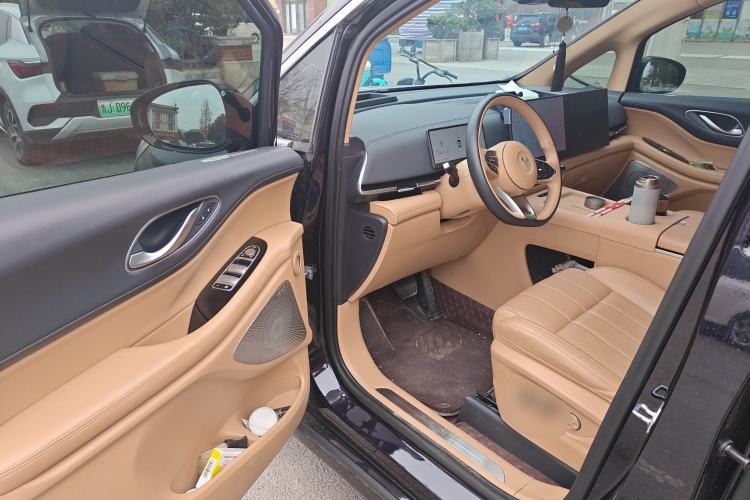 Used VOYAH Dream 2025 PHEV Four-Wheel Drive Prestige Kunpeng Edition Driver Seat