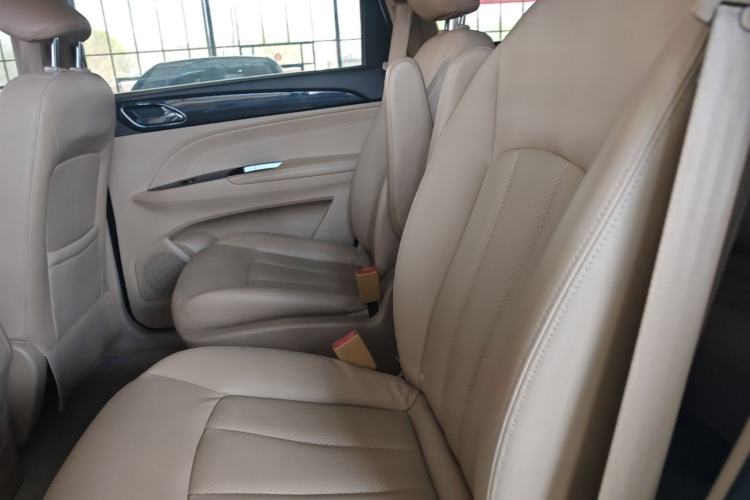 Used Baojun 730 2016 1.5L Manual Comfort Version 7 Seats China V Emission Standard Left Rear Seat