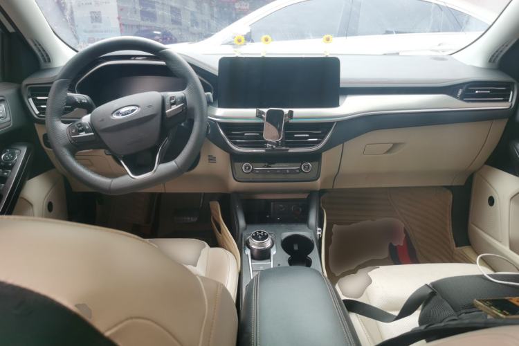 Used Ford Focus 2021 Sedan EcoBoost 180 Automatic Trendy Model Center Console