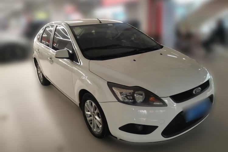 Used Ford Focus 2013 Hatchback Classic 1.8L Automatic Base Model Front Right 45 Deg