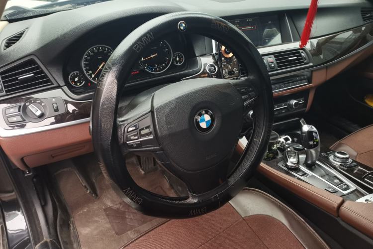 Used BMW 5 Series 2014 525Li Leading Model
