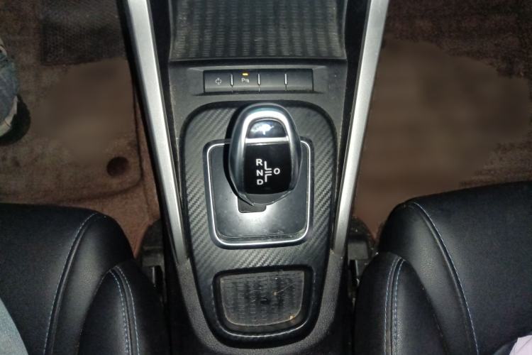 Used BYD Yuan New Energy 2018 EV360 Smart Connect Cool Edition Gear Lever