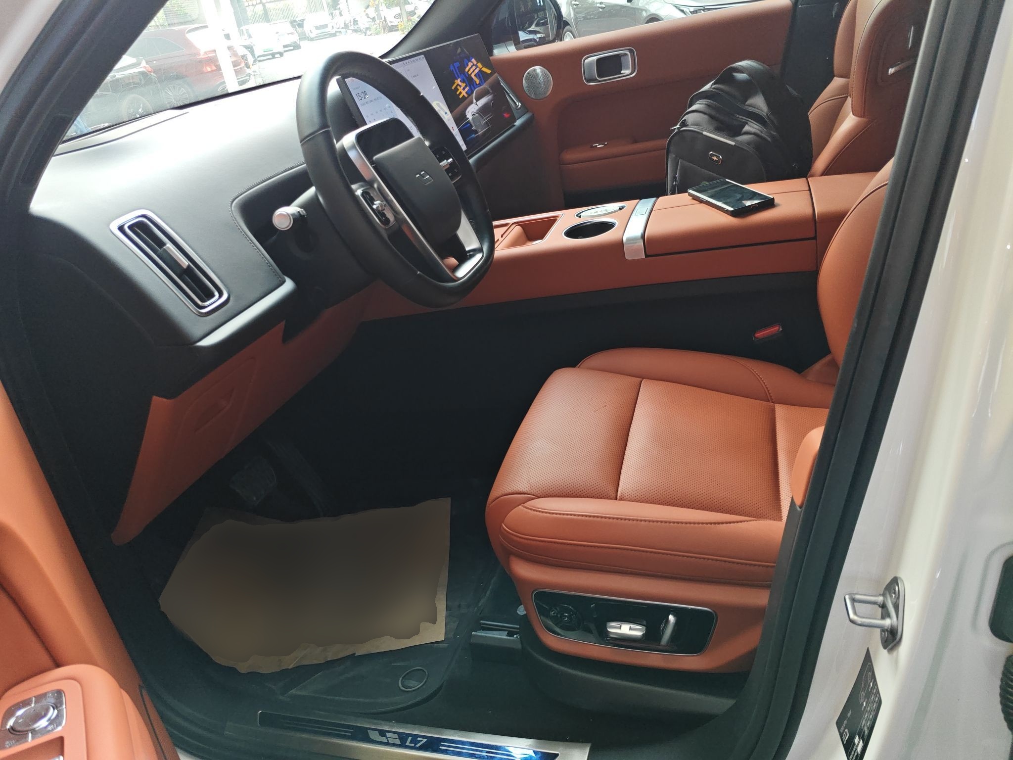 Переднее сиденье в автомобиле