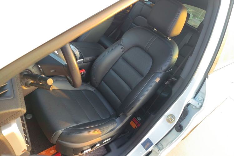 Used Dongfeng Fengon ix7 2020 2.0 TGDI Automatic Two-Wheel Drive Urban Luxury Edition
