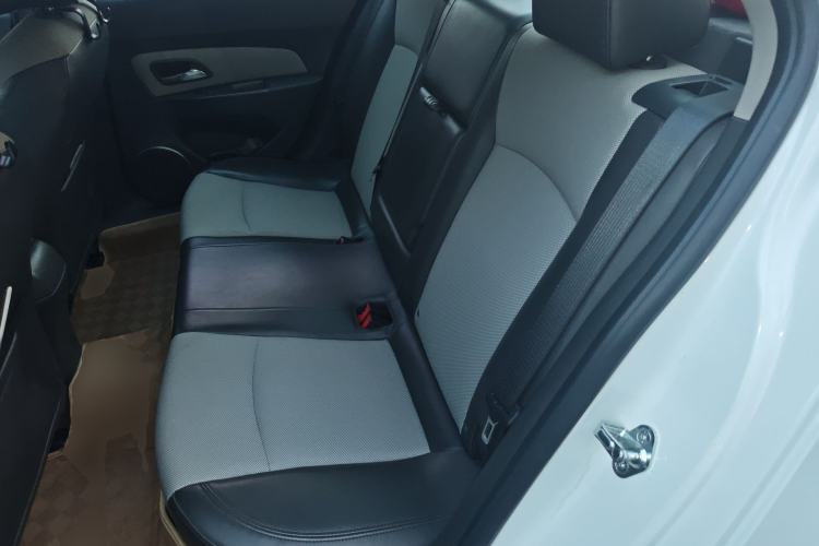 Used Chevrolet Cruze 2013 1.6L SE MT
