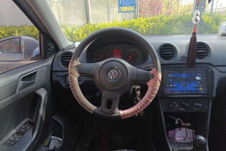 Used Volkswagen Jetta 2013 1.6L Manual Fashion Edition Steering Wheel