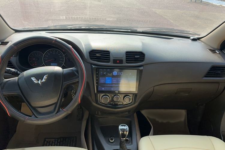 Used Wuling Hongguang 2014 1.5L S Standard Version