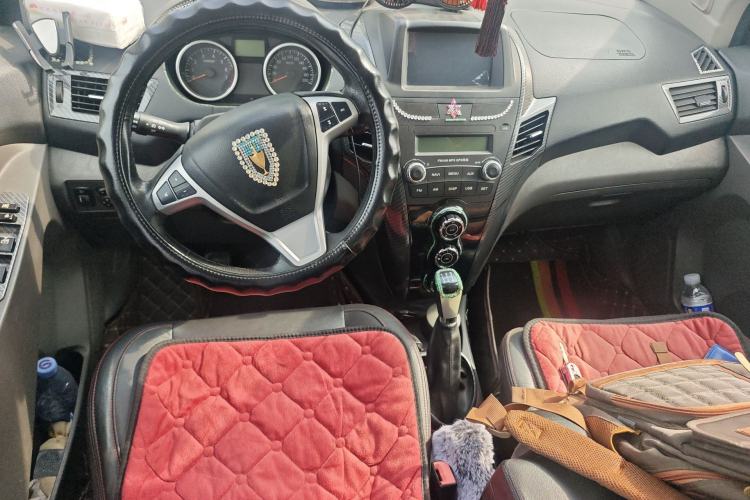 Used Jinbei Zhishang S30 2015 1.5L Manual Elite Model Center Console