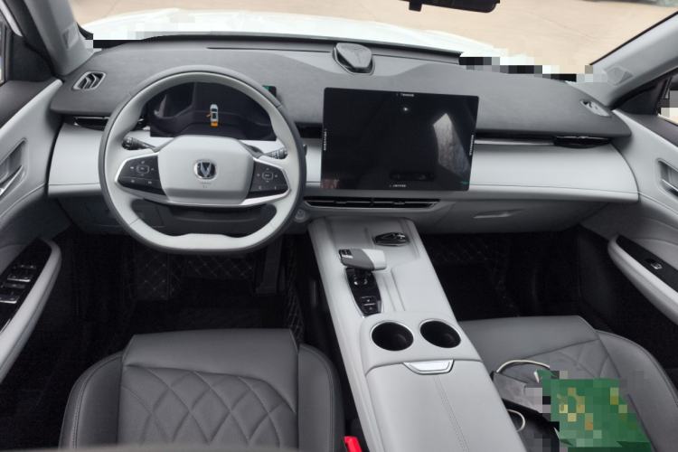 Used Changan UNI-Z New Energy 2024 Blue Whale Smart Electric iDD 125km Beyond Edition
