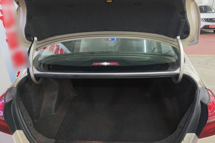 Used Geely Auto Emgrand 2019 Leading Edition 1.5L CVT Upward-Connected Model China VI Standard Trunk