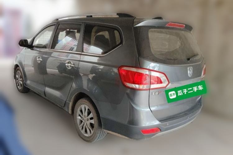 Used Baojun 730 2014 1.5L manual luxury trim 7 seats
