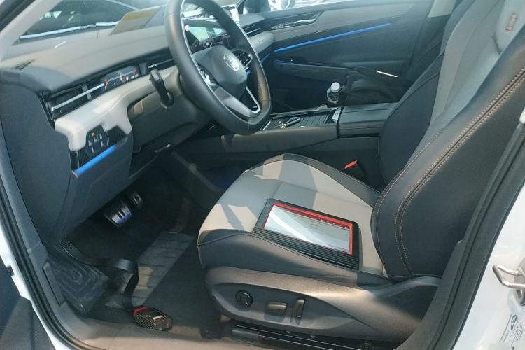 Used Volkswagen ID.7 VIZZION 2024 AIR model Left Front Seat