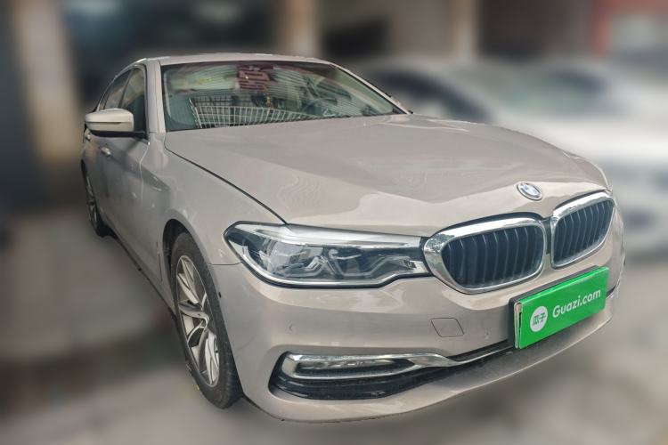 Used BMW 5 Series New Energy 2018 530Le Luxury Package Front Right 45 Deg