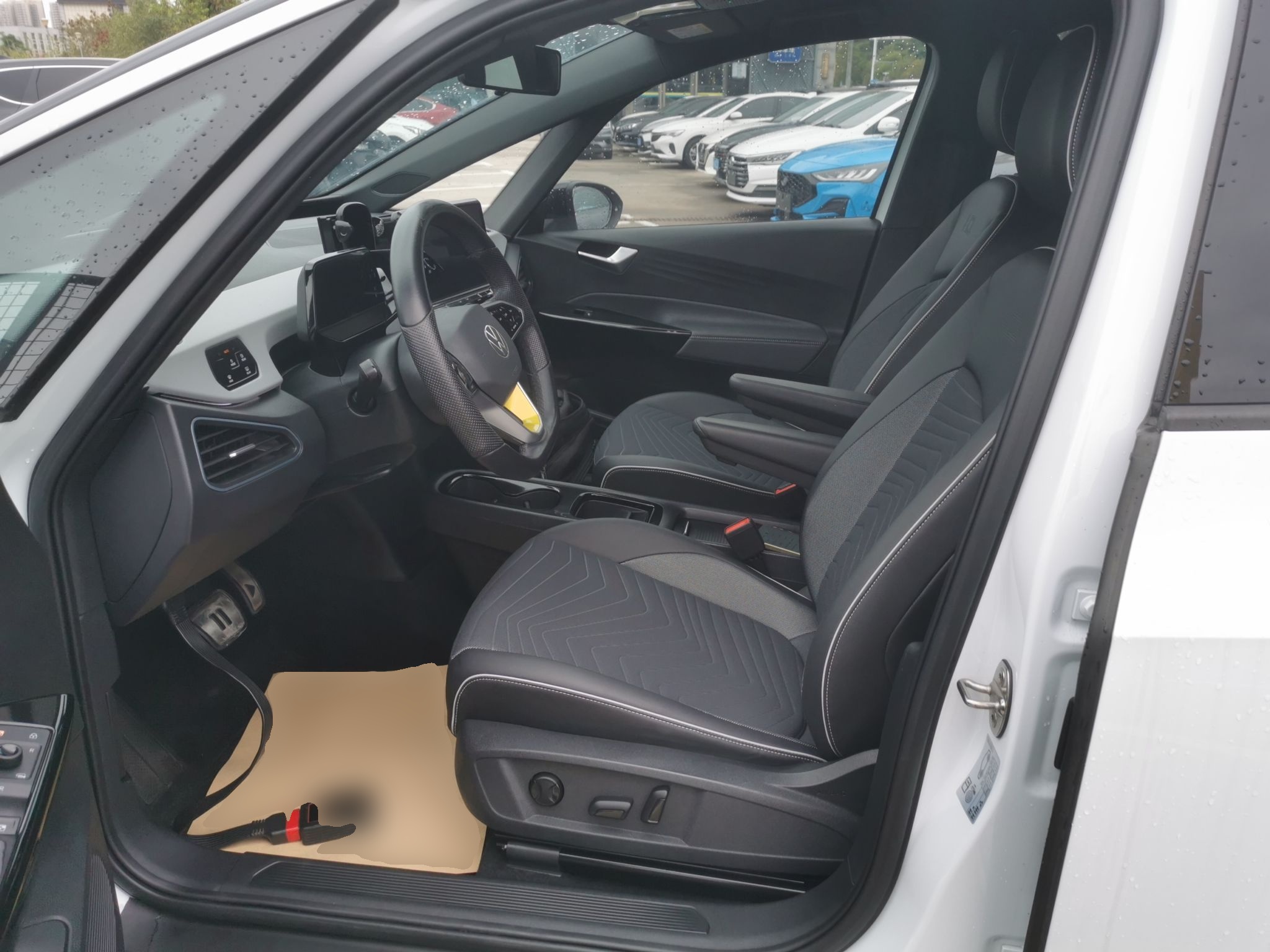 Переднее сиденье в автомобиле