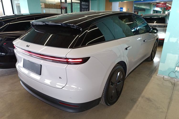 Used Li Auto i6 2025 Model Two-Wheel-Drive Standard Type