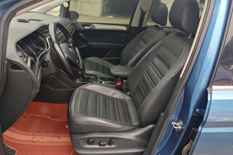 Used Volkswagen Touran 2016 Volkswagen Touran L 280TSI DSG Luxury Edition