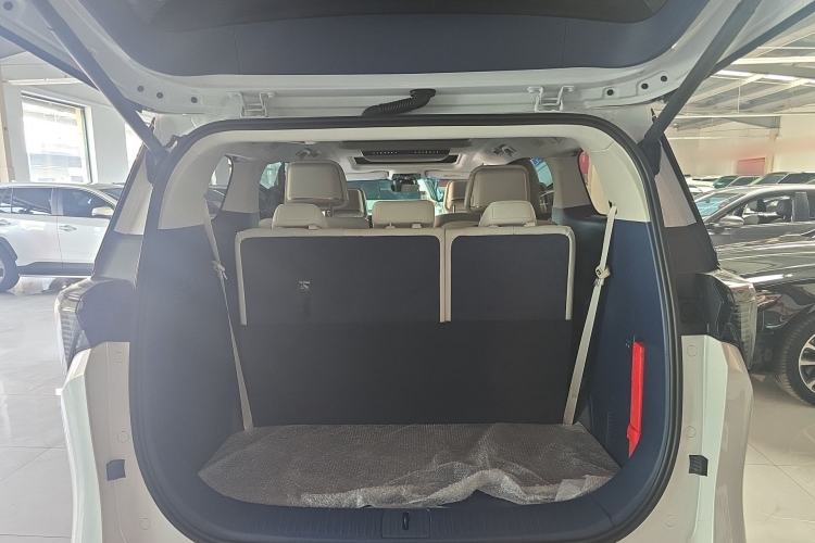 Used Buick GL8 New Energy 2024 Lu Zun Luxury Edition 7-Seater Trunk