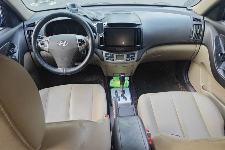 Used Hyundai Celesta 2011 1.6L Automatic Top-Tier Version
