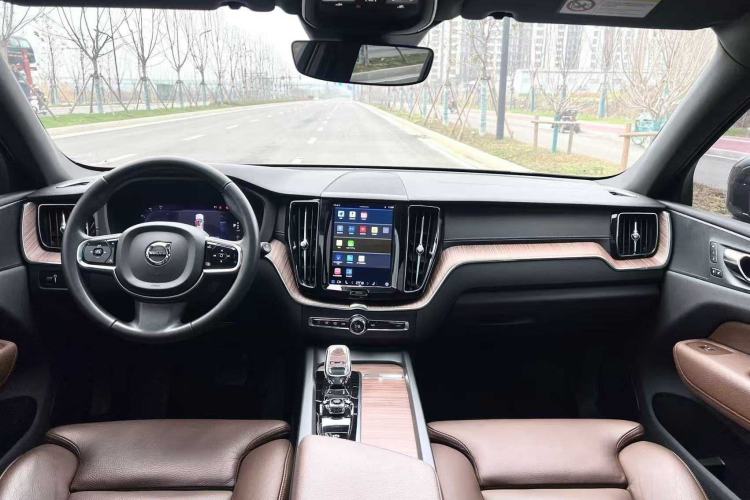 Used Volvo XC60 2022 B5 4x4 Smart Luxury Edition
