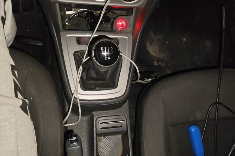 Used Volkswagen Lavida 2013 Revised Classic 1.6L Manual Fashion Edition Gear Lever