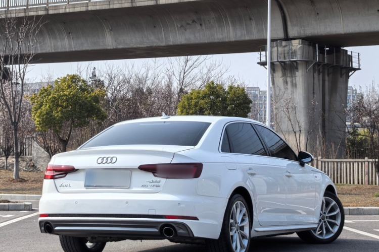 Used Audi A4L 2018 30th Anniversary Edition 40 TFSI Fashion Model