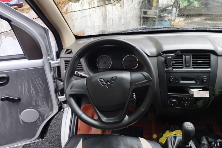 Used Wuling Rongguang S 2023 1.5L Base Version 5/7 Seats
