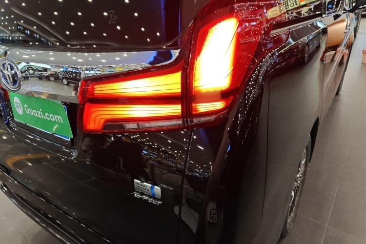 Used Toyota Alphard 2021 Dual-Engine 2.5L Luxury Edition
