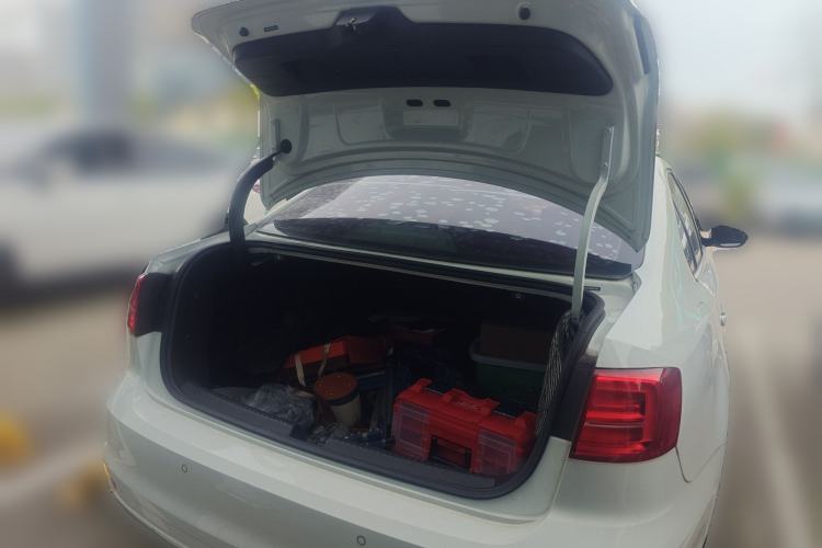 Used Volkswagen Sagitar 2017 1.6L Manual Comfort Model Trunk