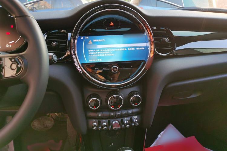 Used MINI MINI 2022 Updated 1.5T COOPER Classic Edition Five-Door Version