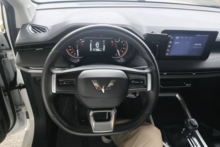 Used Wuling Jiachen 2022 1.5L Manual Comfort Edition