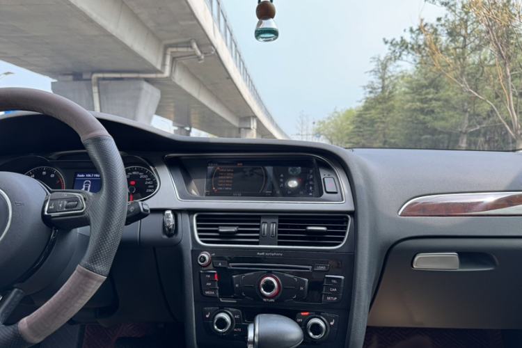 Used Audi A4L 2016 35 TFSI Collection Edition S line Comfort Model Audio And AC Panel