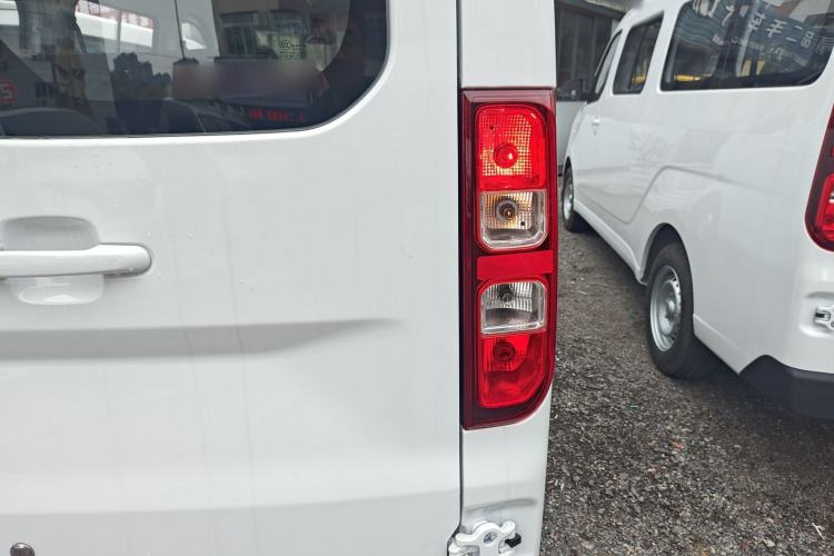 Used Wuling Yangguang 2025 Model 310KM Bus Edition—Customized by CATL