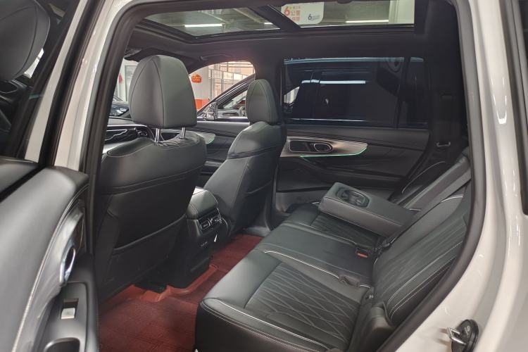 Used GAC Trumpchi GS8 2025 Linghang Series 2.0 TGDI Two-Wheel-Drive Luxury Edition 5 Seats Interior 4