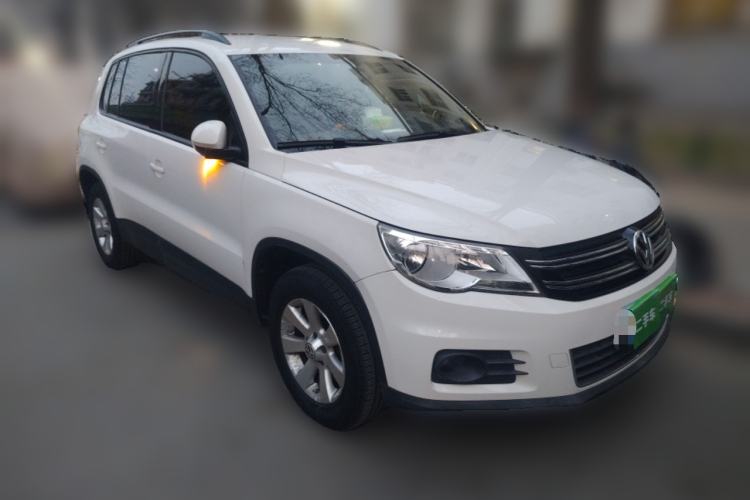 Used Volkswagen Tiguan 2010 1.8 TSI Automatic All-Wheel Drive Fashion Edition Front Right 45 Deg