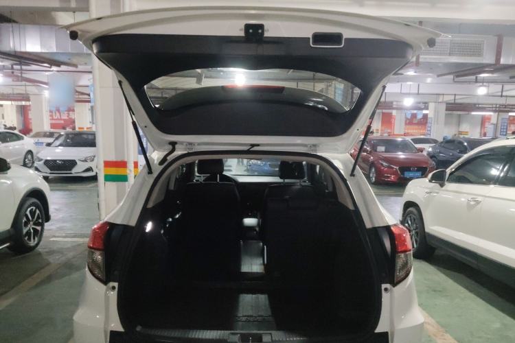 Used Honda Vezel 2020 1.5L CVT Pioneer Edition Trunk