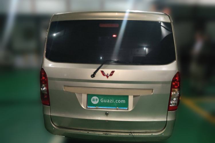 Used Wuling Rongguang V 2015 1.2L Standard Version
