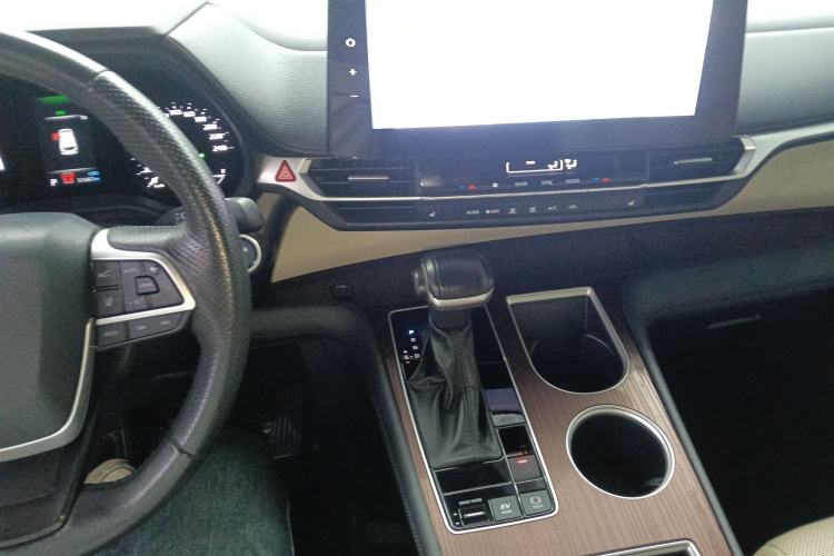 Used Toyota Granvia 2023 2.5L Hybrid Prestige PLUS Edition
