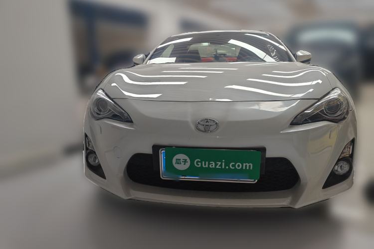 Used Toyota 86 2013 2.0L Manual Luxury Version
