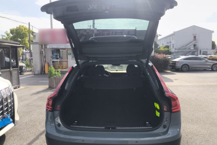 Used Volvo V90 2023 Cross Country B5 AWD Prestige Edition
