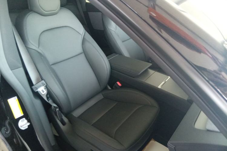 Used Tesla Model Y 2026 Rear-Drive Model
