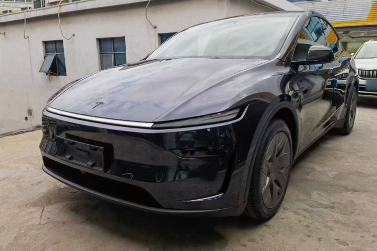 Used Tesla Model Y L 2025 Model Long-Range All-Wheel-Drive Version