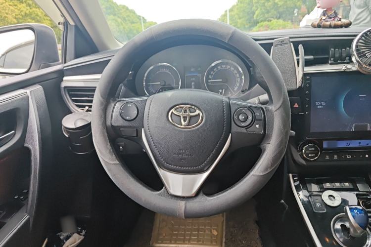Used Toyota Levin 2016 Dual-Engine 1.8H GS E-CVT Elite Model with Sunroof Steering Wheel