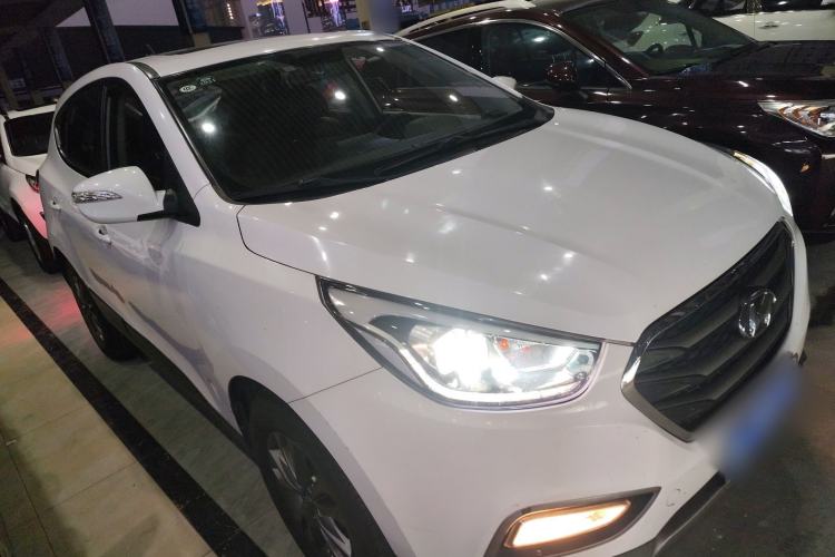 Used Hyundai ix35 2015 2.0L Automatic 2WD Comfort Edition China V Standard Front Right 45 Deg