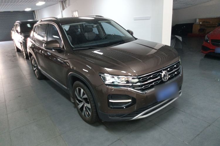 Used Volkswagen Tayron 2022 330TSI Two-Wheel Drive Luxury Smart Connectivity Version Front Right 45 Deg