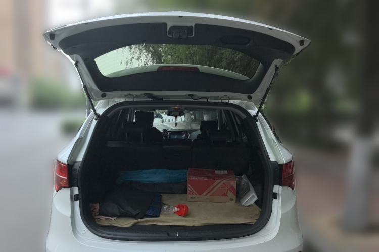 Used Hyundai Santa Fe 2013 2.4L Automatic Two-Wheel Drive Smart Version Trunk