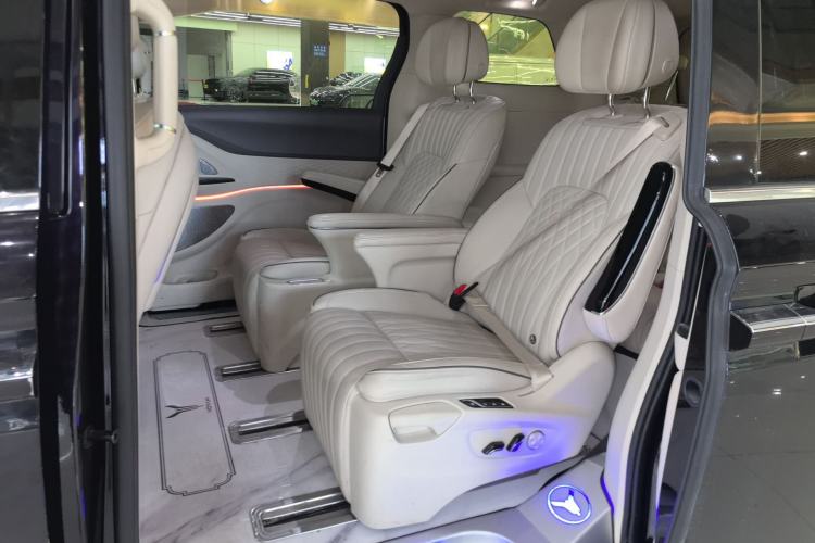 Used VOYAH Dream 2022 Low-Carbon Edition Dream+ Smart Enjoyment Package Left Rear Seat